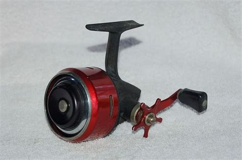 Abu Vintage Spin Casting Reel Ab Urfabriken Svangsta Sweden Red