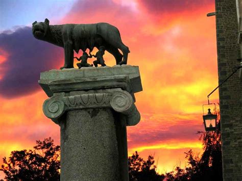 E da allora è stata al centro dei libri di storia, fino al giorno d'oggi. Natale di Roma: frasi, foto, immagini e video di auguri ...