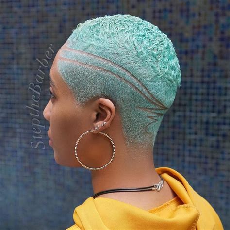 This is one of the funkiest hair colors for dark skin. 30 Hair Colors for Dark Skin to Look Even More Gorgeous ...