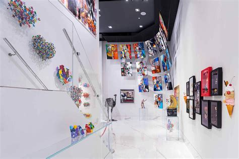 Postmodern Art Definition: What is it? - Eden Gallery