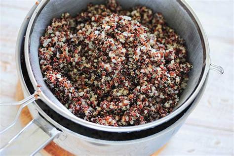 La quinoa es un pseudocereal muy beneficioso y rico, aunque ¡está lista en tan sólo 25 minutos! Quinoa, "el superalimento": Propiedades y recetas con ...