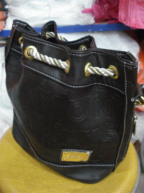 Anda masih ingat dengan m.mobile dimana penyanyi terkenal mawi yang banyak mempromosikan produk tersebut satu masa. Welcome to mamaja_ecorner blog: Koleksi Handbag Jenama Bonia