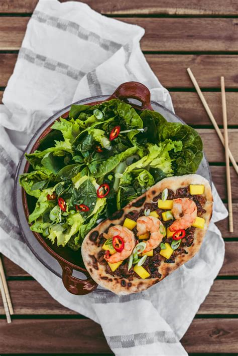 Frisch zubereitetes essen können sie bei unserem lieferservice asia haus sushi in nürnberg online bestellen und bezahlen. Beefer | Asia Flammkuchen mit Thai-Kräuter-Salat ...