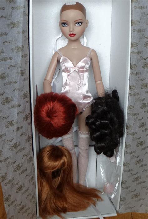 Essential Ellowyne Wigged Out 2007 Inc Doll Orig Outfit 2 Orig Wigs More 1842823610