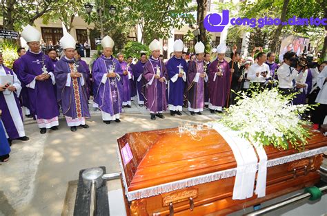Quý phật tử và liên hữu theo dõi tại: Lễ an táng cha Phanxicô Xaviê Nguyễn Hữu Tấn - Công giáo ...