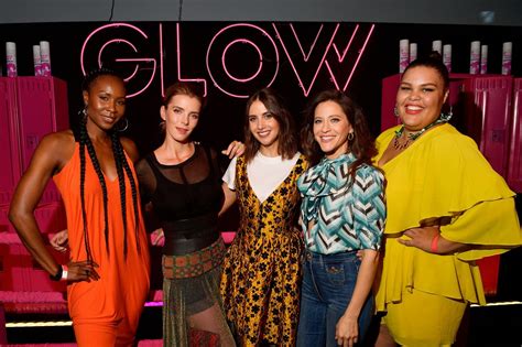 Netflixs Glow Season 3 Trailer Dropped And Theyre Headed To Vegas