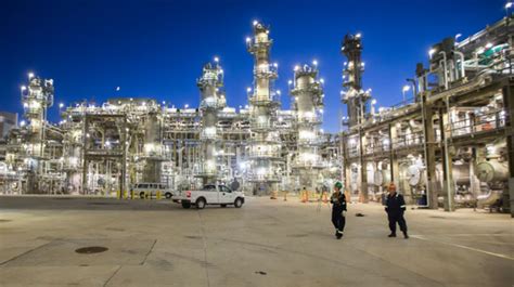 Bp Restarting 435000 Bpd Whiting Refinery One Week After Fire