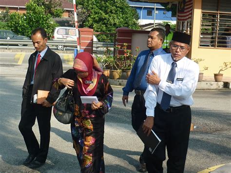 Justeru, panitia telah menghantar kertas cadangan naik taraf dan baik pulih bengkel kepada pihak sekolah untuk diambil tindakan. SEKOLAH BERASRAMA PENUH INTEGRASI JEMPOL BULETIN: LAWATAN ...