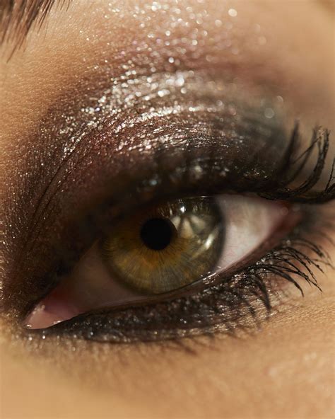Green Eyes With Hazel Reflects Metallic Macro Eyeshadow Cozzette