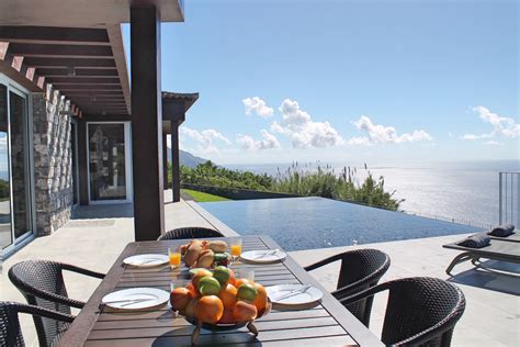 Modern cliff-top villa, panoramic sea-views, A/C, heated pool | Cliffscape