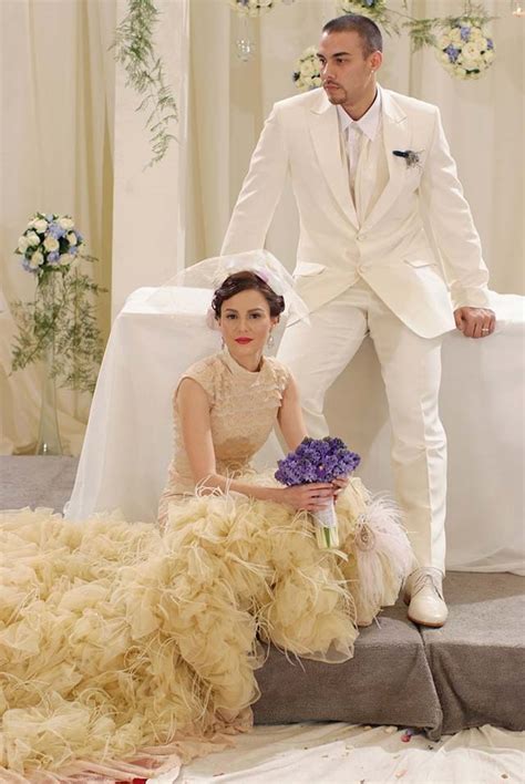 Click aici pentru a te autentifica. 12 Timeless Bridal Looks to Inspire Your Future Wedding Dress