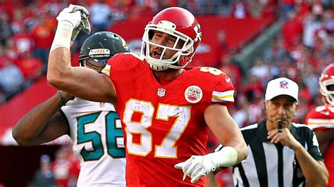 Chiefs Travis Kelce Fined 24309 By The Nfl For Throwing Towel Hd