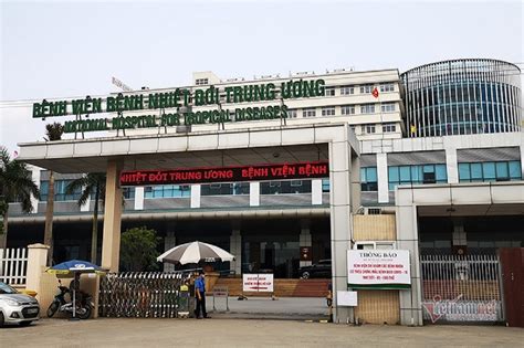 Hơn 800 người là nhân viên y tế và bệnh nhân đang được cách ly trong bệnh viện, lấy mẫu xét nghiệm. Bệnh viện Bệnh nhiệt đới TW sẵn sàng đón 120 ca Covid-19 ...
