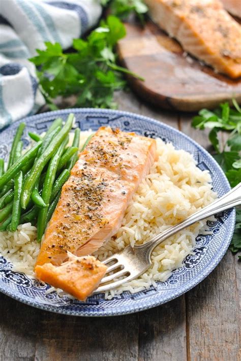 I came up with this salmon recipe when i had too many fresh herbs that were about to go bad. Baked Salmon Fillet | RecipeLion.com