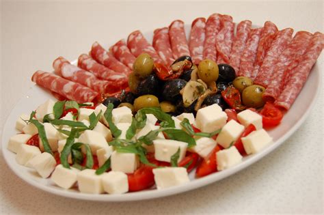 Traditional italian info although italy's chefs are known for being amongst the most adventurous, wacky and downright wild in the whole world, sometimes nothing but the classics will do. CIMBA Study Abroad hosts Bruschetta/Antipasto Party, April ...