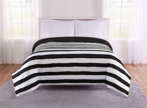 We did not find results for: Red Label Black And White Stripe Printed Reversible ...