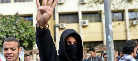 Egitto Manifestazioni Per Anniversario Rivoluzione Polizia Ed