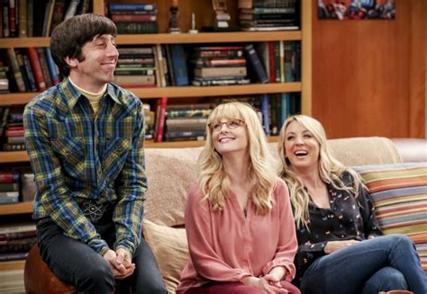 The Big Bang Theory Kaley Cuoco Simon Helberg E Melissa Rauch In Una Scena Del Finale Di Serie