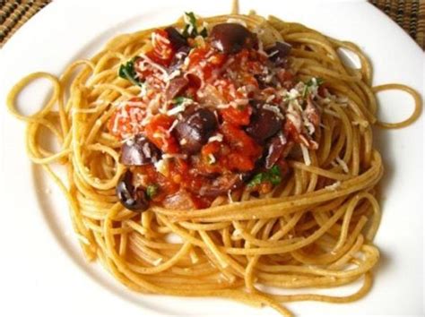 Untuk yang ingin membuat spaghetti dirumah, berikut kami sajikan tips cara membuat spaghetti rumahan sederhana. Cara Membuat Spaghetti Bumbu Bali Yang Enak Dan Lezat ...