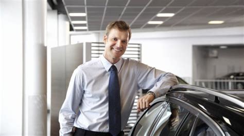 The middle to upper end of this car salesperson salary range is not uncommon, but lower than average. Average Car Salesman Salary 2018 - How Much Do Car ...