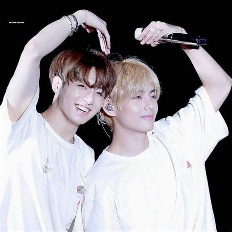 Bts is undoubtedly everyone's favourite and its member v aka kim taehyung is the cutest of all. Pin by BTS Forever! on Jungkook & V in 2020 | Taekook ...