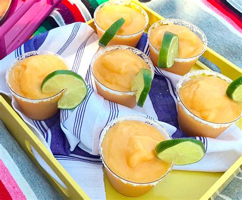 The perfect spring time cocktail! Big Batch Peach Margaritas | Recipe | Peach margarita ...