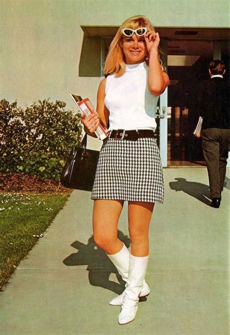Groovy Sixties 24 Fabulous Photos Defined The 1960s Womens Fashion