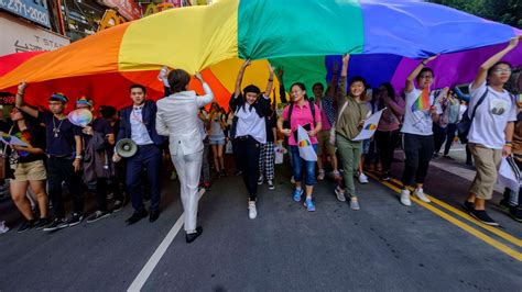 Taiwan Becomes 1st Asian Parliament To Legalise Same Sex Marriage