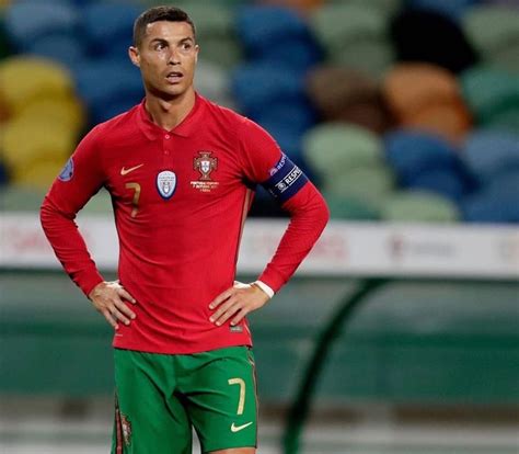 Did Covid 19 Positive Ronaldo Break Health Protocol Rediff Sports