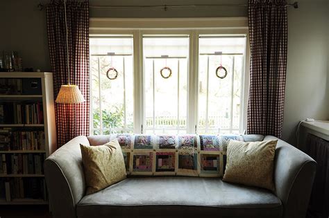 It seems that there are three different variables associated a front room is at the front of the house, on the same side as the main entrance, and either has a view of the front entry way or a view of the street. Front Windows - Living Room - portland - by Julie Smith