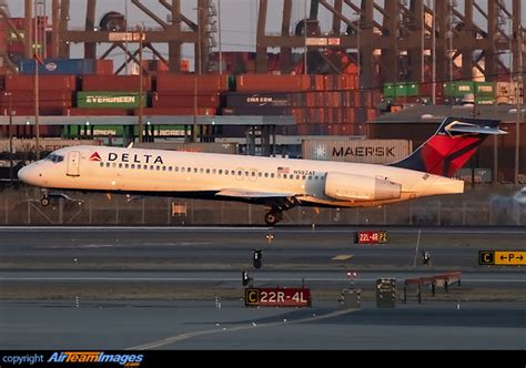 Boeing 717 2bd N982at Aircraft Pictures And Photos
