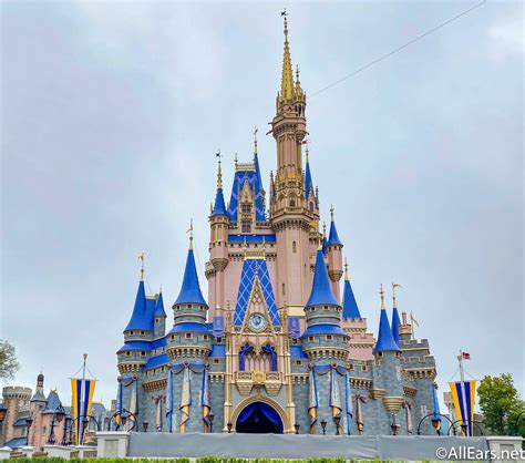 2021 Wdw Walt Disney World Magic Kingdom Cinderella Castle 50th Anniversary Decorations 4