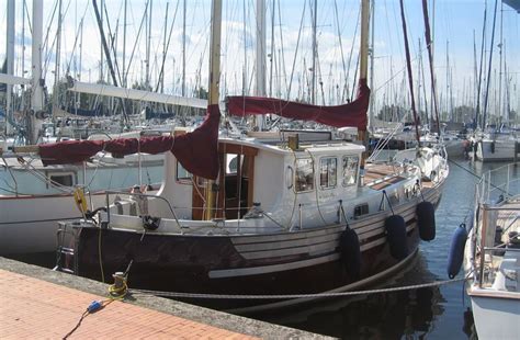 Fisher 37 motor sailer yacht for sale with quay boats marine brokerage. FISHER 37 A VENDRE - FOR SALE GAELNAUTISME.COM Email ...