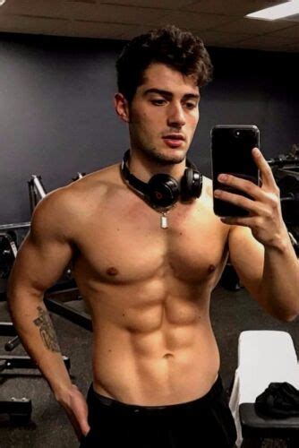 Shirtless Male Muscular Beefcake Fit Gym Jock Work Out Hunk Man Photo Sexiz Pix
