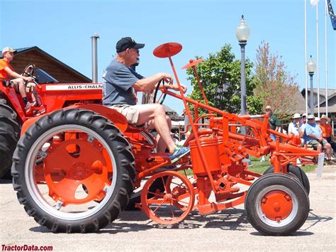 Allis Chalmers G Tractor Photos Information