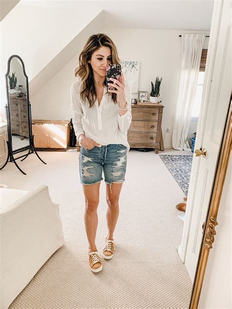 Connecticut Life And Style Blogger Lauren Mcbride Shares How To Style