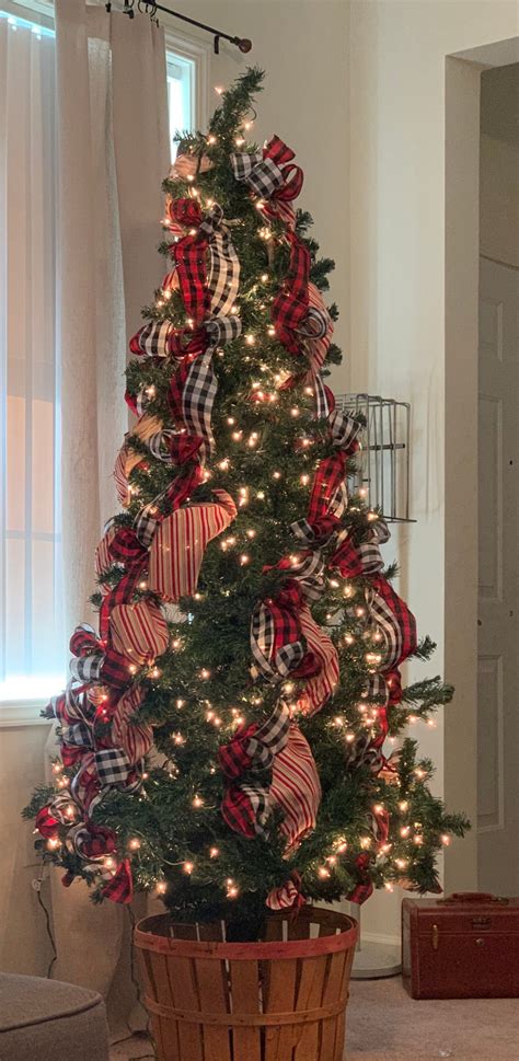 Dollar General Christmas Tree Makeover – Lizzy & Erin | Dollar general
