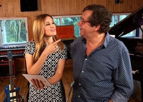 We did not find results for: Rui Veloso: "depois de gravada, a música deixa de ser ...
