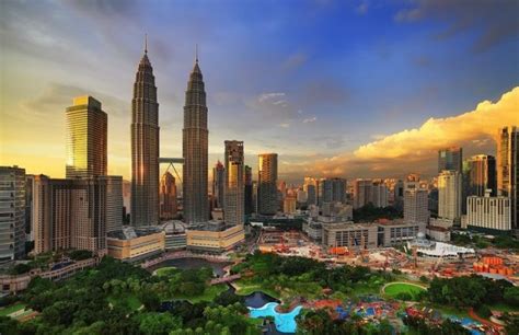 Penyakit ini menyebar lewat gigitan nyamuk yang terinfeksi parasit. 5 Negeri Paling Banyak Duit Di Malaysia - Majalah Labur