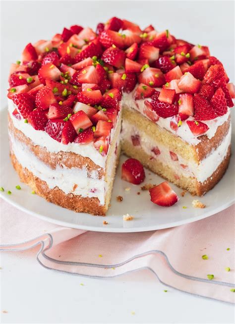 Check spelling or type a new query. Erdbeer-Sahne-Torte - leicht und ohne Gelatine | Die ...