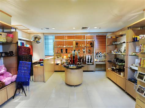 Gift Shop & Merchants | Hotel Borobudur Jakarta