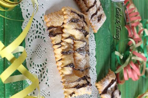 Torta di compleanno al cioccolato. Chiacchiere di carnevale - Tradizionali e glassate / Cake ...
