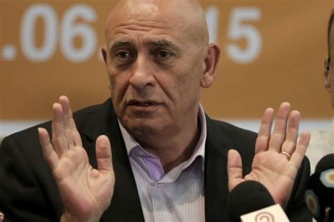 Je ne dépasse pas les 1500 euros à la fin du mois. Le député Ghattas suspendu officiellement de la Knesset ...