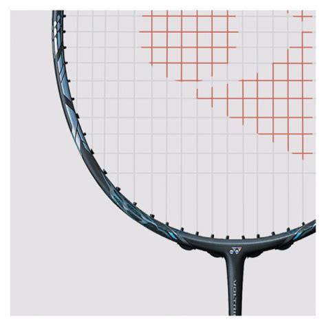 If you do not prefer flashy colors, you can choose this simple, solid racket. Yonex Voltric Z-Force 2 badminton reket | Sport4pro