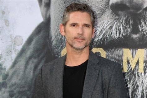 Eric bana, melbourne, avustralya'da iki çocuklu bir ailenin en küçük çocuğu olarak dünyaya geldi. Eric Bana immediately said yes to The Forgiven