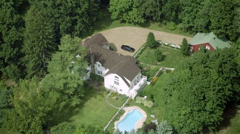 Modest To Majestic A Look At Hillary And Bill Clinton’s Homes Over The Years The New York Times