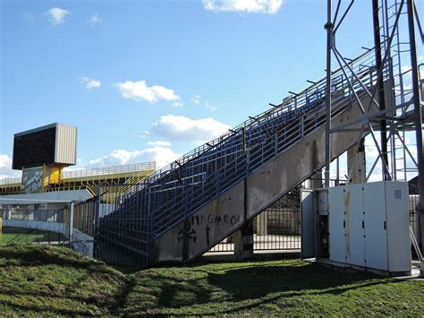 Na fb stránke oc galéria dunajská streda prebieha pátračka po zvieratách. Mestský štadión DAC Dunajská Streda - StadiumDB.com