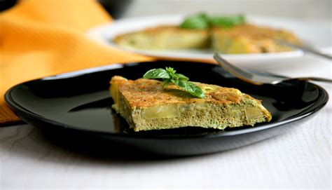 Periodo mi piace preparare le ricette delle mie nonne, questa settimana poi, lunedì una della nonna paterna e oggi una di quella materna, purtroppo non ci sono più e in questi giorni il ricordo è ancora più forte. Frittata di patate e pesto light ⋆ RICETTANDO CON DANY