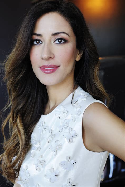 The music is brilliant, and andorinhas stands out due to its unique features. Ana Moura em ensaio - Boas.pt - Celebridades e Famosas ...