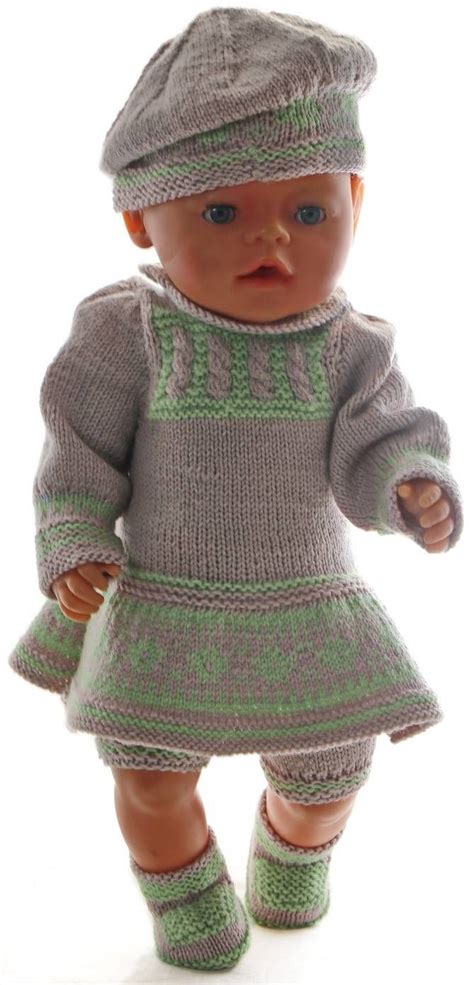 To experienced knitters, the soothing click of the needles brings peace into a busy day. Baby born poppenkleertjes (met afbeeldingen ...